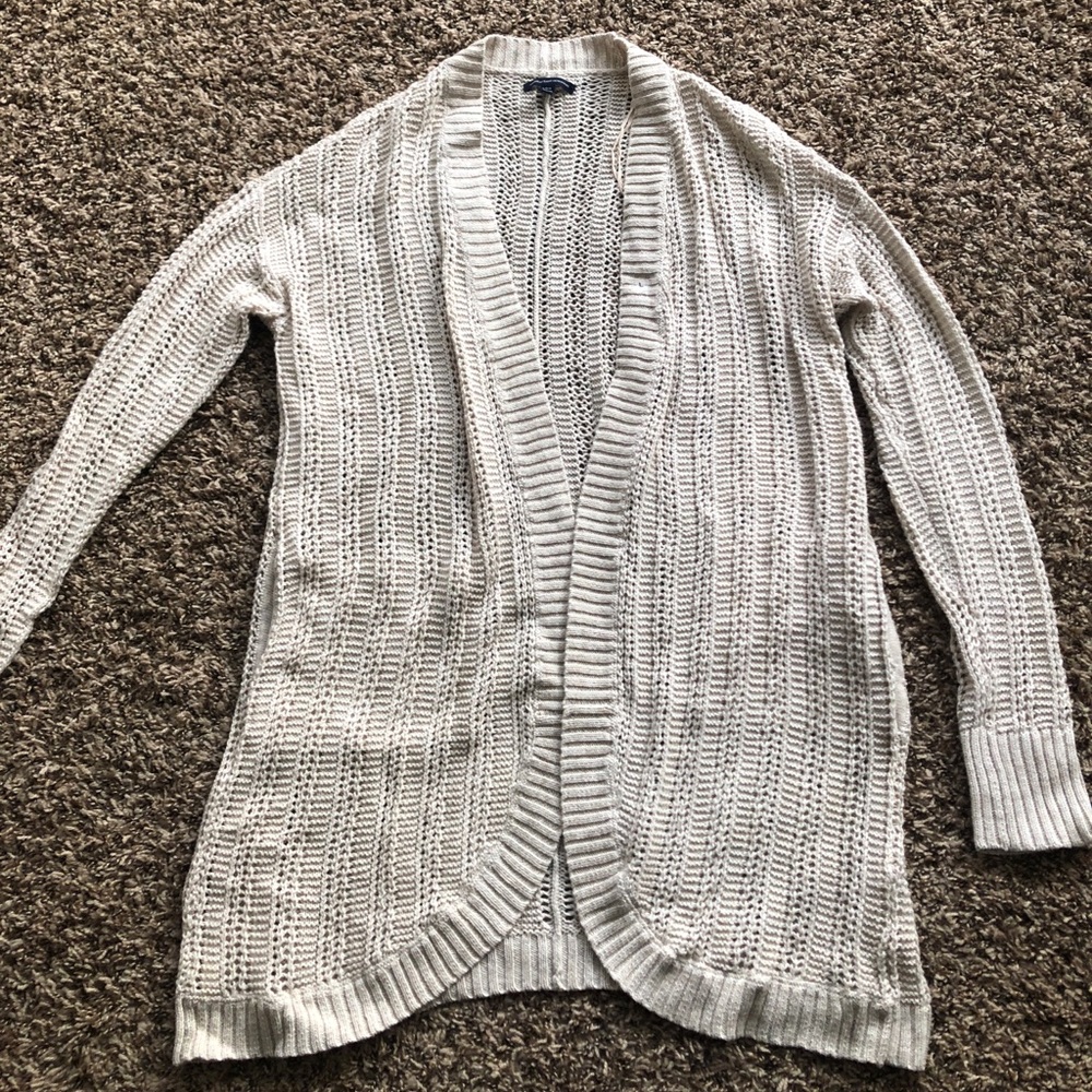American Eagle Outfitters cream/ taupe cardigan!